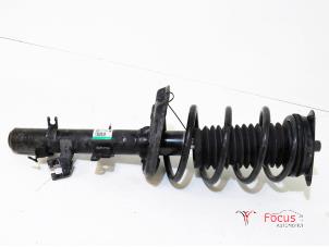 Used Front shock absorber rod, right Renault Kadjar (RFEH) 1.5 dCi DPF Price € 120,00 Margin scheme offered by Focus Automotive