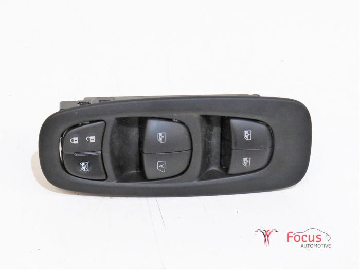 Usados Interruptor combinado de ventanillas Renault Kadjar (RFEH) 1.5 dCi DPF Precio € 60,00 Norma de margen ofrecido por Focus Automotive
