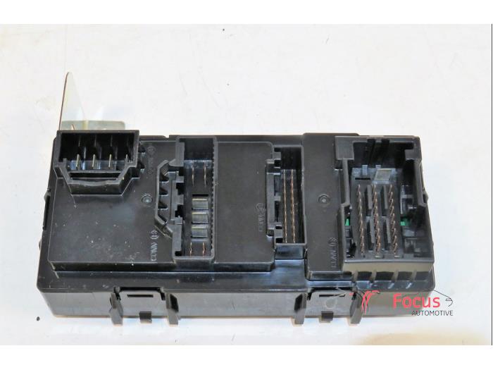 Fuse box Hyundai i20 1.2i 16V H1JC0061 HYUNDAI