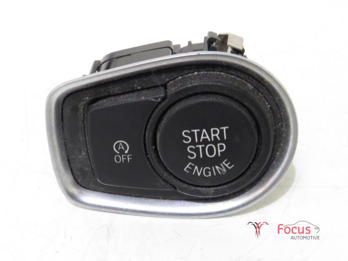 Start/Stopp Schalter van een BMW X2 (F39) sDrive 18d 2.0 16V 2019