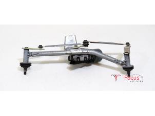 Used Wiper motor + mechanism Peugeot 206+ (2L/M) 1.1 XR,XS Price € 14,95 Margin scheme offered by Focus Automotive
