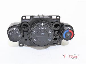 Usados Panel de control de calefacción Ford Fiesta 6 (JA8) 1.25 16V Precio € 25,00 Norma de margen ofrecido por Focus Automotive