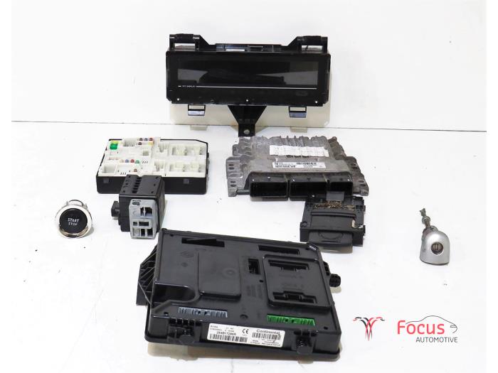 Used Ignition lock + computer Renault Grand Scénic III (JZ) 1.5 dCi 110 Price € 149,95 Margin scheme offered by Focus Automotive
