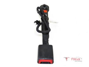 Used Front seatbelt buckle, left Kia Rio III (UB) 1.2 CVVT 16V Price € 20,00 Margin scheme offered by Focus Automotive