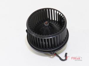 Usagé Ventilateur chauffage Kia Rio III (UB) 1.2 CVVT 16V Prix € 40,00 Règlement à la marge proposé par Focus Automotive