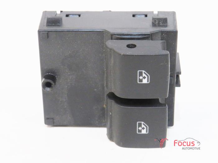 Usados Interruptor combinado de ventanillas Opel Adam 1.2 16V Precio € 19,95 Norma de margen ofrecido por Focus Automotive