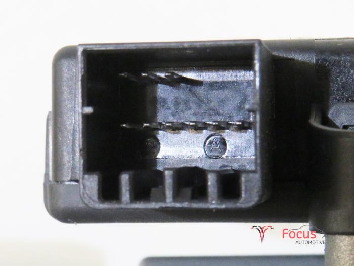 Zündschloss+Schlüssel van een Nissan Pixo (D31S) 1.0 12V 2011