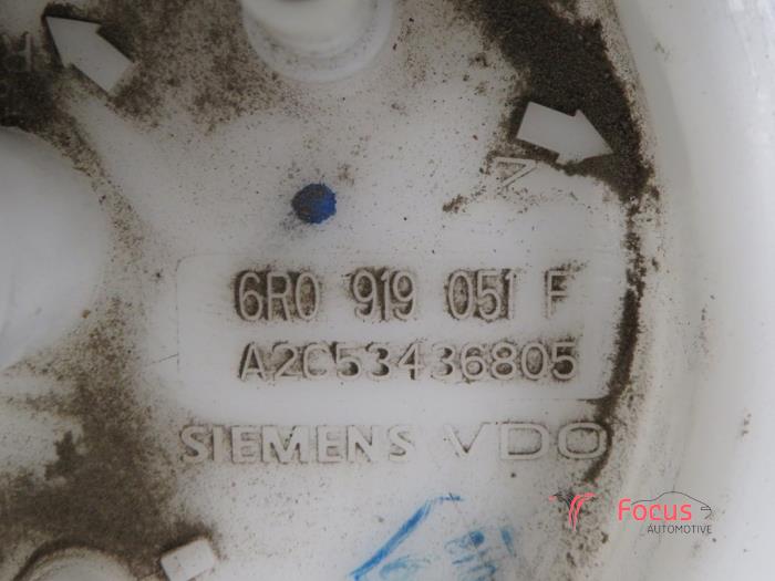 Bomba eléctrica de combustible de un Seat Ibiza IV (6J5) 1.2 12V 2014