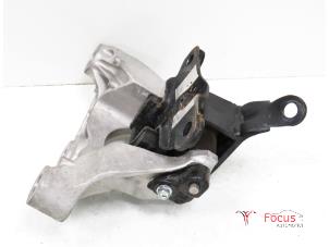 Used Gearbox mount Mazda 2 (DJ/DL) 1.5 SkyActiv-G 90 Price € 30,00 Margin scheme offered by Focus Automotive