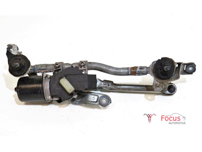 Wiper motor + mechanism from a Nissan Note (E11) 1.5 dCi 86 2009