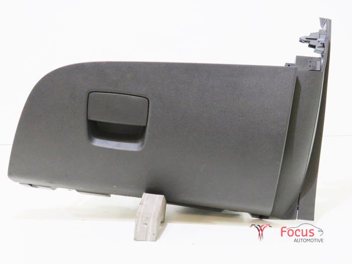 Begagnade Handskfack Opel Adam 1.2 16V Pris € 28,95 Marginaltabell erbjuds av Focus Automotive