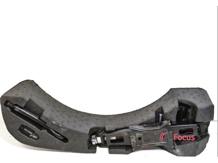 Begagnade Wagenheber- Set Nissan Note (E11) 1.5 dCi 86 Pris € 30,00 Marginaltabell erbjuds av Focus Automotive