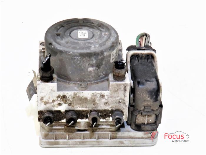 Usagé Pompe ABS Peugeot 208 I (CA/CC/CK/CL) 1.4 HDi Prix € 29,95 Règlement à la marge proposé par Focus Automotive