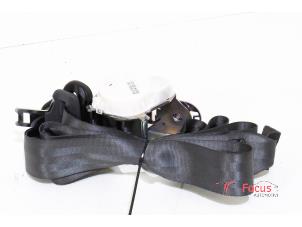 Used Rear seatbelt, left Renault Clio III Estate/Grandtour (KR) 1.2 16V 75 Price € 20,00 Margin scheme offered by Focus Automotive