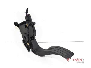 Używane Czujnik polozenia pedalu gazu Renault Captur (2R) 0.9 Energy TCE 12V Cena € 15,00 Procedura marży oferowane przez Focus Automotive