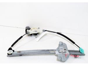 Usagé Lève vitre électrique avant droit Kia Rio III (UB) 1.4 CVVT 16V Prix € 29,99 Règlement à la marge proposé par Focus Automotive