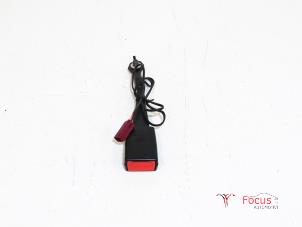 Used Front seatbelt buckle, left Ford Fiesta 6 (JA8) 1.4 TDCi Price € 15,00 Margin scheme offered by Focus Automotive