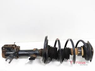 Used Front shock absorber rod, right Renault Clio IV (5R) 1.5 dCi 75 FAP Price € 39,95 Margin scheme offered by Focus Automotive