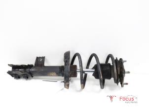 Used Front shock absorber rod, right Kia Cee'd (EDB5) 1.6 CRDi 16V Price € 60,00 Margin scheme offered by Focus Automotive