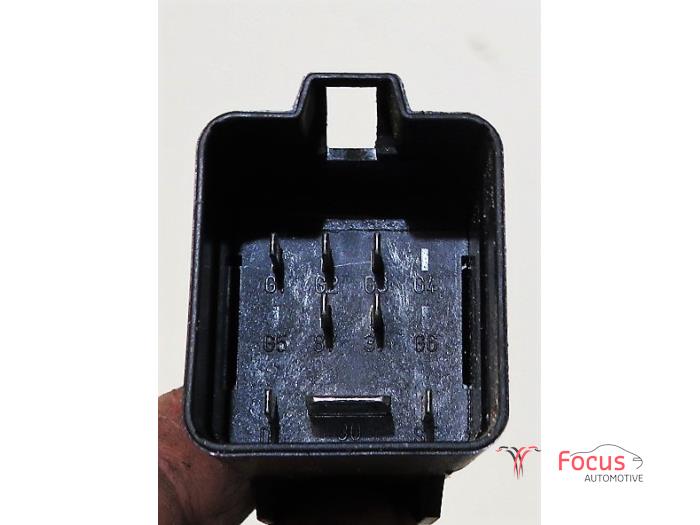 Glow plug relay Skoda Fabia II Combi 1.4 TDI 80 0281003042