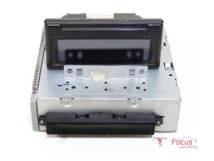 Używane Radioodtwarzacz CD Volvo V50 (MW) 1.6 D 16V Cena € 75,00 Procedura marży oferowane przez Focus Automotive