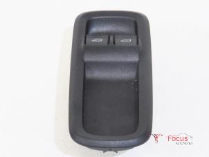 Usados Interruptor combinado de ventanillas Ford Fiesta 6 (JA8) 1.4 TDCi Van Precio € 20,00 Norma de margen ofrecido por Focus Automotive