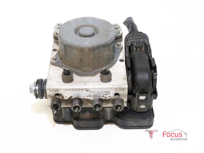 Begagnade ABS-pump Renault Clio IV (5R) 1.2 16V GPL Pris € 19,99 Marginaltabell erbjuds av Focus Automotive