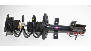 Used Front shock absorber rod, right Renault Clio IV (5R) 1.2 16V GPL Price € 39,95 Margin scheme offered by Focus Automotive