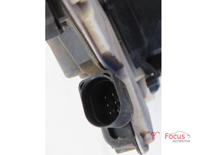 Door lock mechanism 2-door, right from a Seat Ibiza IV SC (6J1) 1.2 TSI 2015