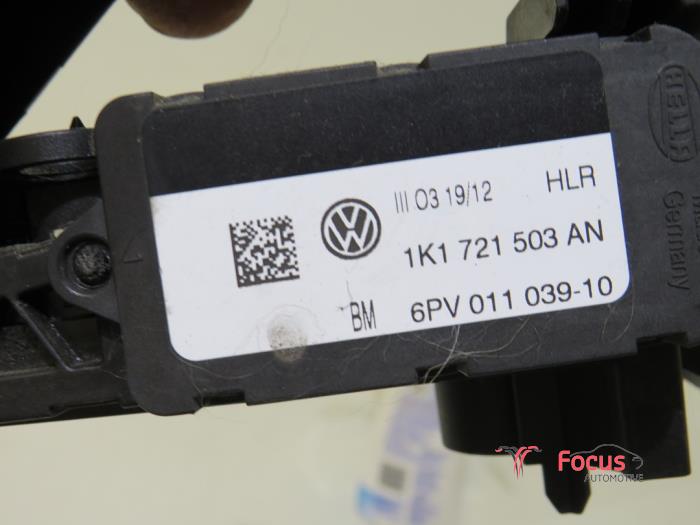 Czujnik polozenia pedalu gazu z Volkswagen Golf VI (5K1) 1.6 TDI 16V 2012