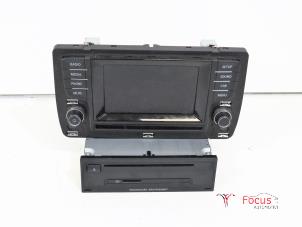 Gebrauchte Radio CD Spieler Volkswagen Golf VII Variant (AUVV) 1.4 TSI 16V Preis € 200,00 Margenregelung angeboten von Focus Automotive