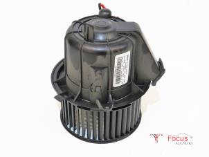 Używane Silnik wentylatora nagrzewnicy Citroen C3 (SC) 1.2 12V Vti Cena € 14,95 Procedura marży oferowane przez Focus Automotive