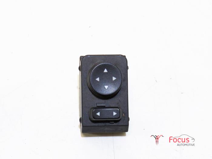 Używane Przelacznik lusterka Fiat Punto Evo (199) 1.3 JTD Multijet Start&Stop 16V Euro 4 Cena € 20,00 Procedura marży oferowane przez Focus Automotive