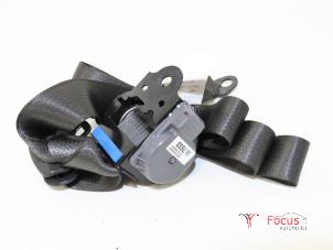 Used Rear seatbelt, left Chevrolet Spark 1.0 16V Bifuel Price € 25,00 Margin scheme offered by Focus Automotive