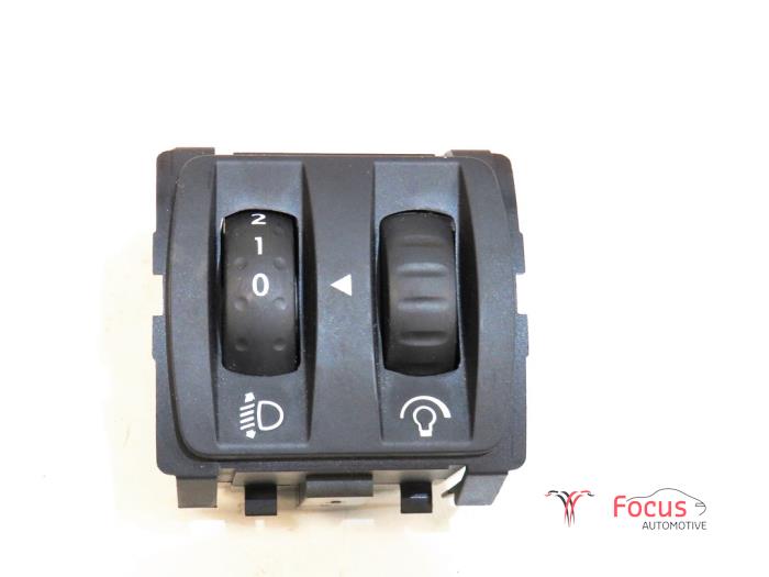AIH headlight switch from a Renault Clio IV (5R) 1.2 16V 2018