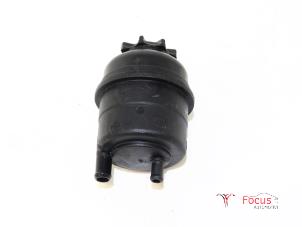 Used Power steering fluid reservoir BMW Mini One/Cooper (R50) 1.6 16V One Price € 9,00 Margin scheme offered by Focus Automotive