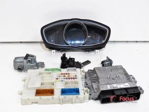 Usagé Serrure de contact + ordinateur Volvo V40 (MV) 1.6 D2 Prix € 250,00 Règlement à la marge proposé par Focus Automotive