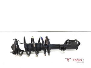 Gebrauchte Stoßdämpferstrebe links vorne Hyundai Tucson (TL) 1.7 CRDi 16V 2WD Preis € 100,00 Margenregelung angeboten von Focus Automotive