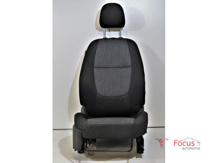Używane Fotel prawy Kia Picanto (TA) 1.0 12V Cena € 100,00 Procedura marży oferowane przez Focus Automotive