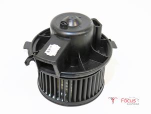 Usados Motor de ventilador de calefactor Peugeot 206+ (2L/M) 1.4 XS Precio € 14,95 Norma de margen ofrecido por Focus Automotive