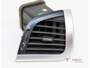 Used Dashboard vent Peugeot 206+ (2L/M) 1.4 XS Price € 20,00 Margin scheme offered by Focus Automotive