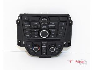 Usagé Panneau de commandes chauffage Opel Astra J GTC (PD2/PF2) 1.4 16V ecoFLEX Prix € 125,00 Règlement à la marge proposé par Focus Automotive