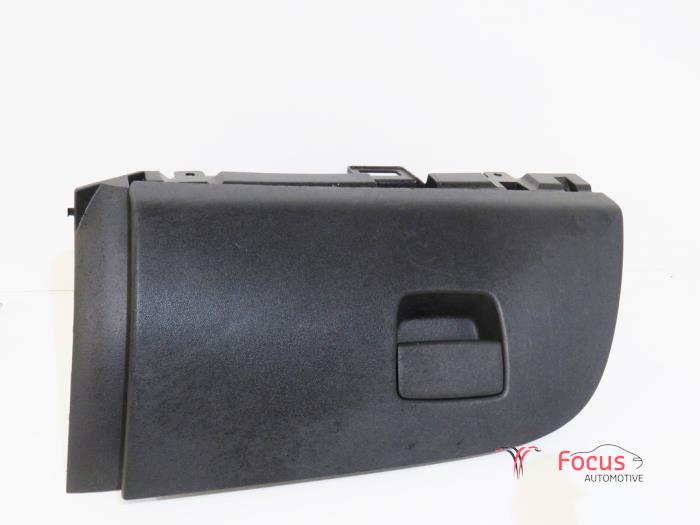 Begagnade Handskfack Opel Adam 1.2 16V Pris € 28,95 Marginaltabell erbjuds av Focus Automotive