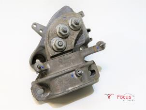 Used Gearbox mount Ford Fiesta 7 1.0 EcoBoost 12V 100 Price € 25,00 Margin scheme offered by Focus Automotive