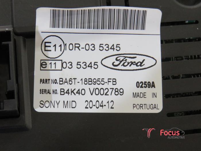Anzeige Innen van een Ford Fiesta 6 (JA8) 1.4 16V 2012