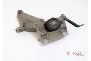 Used Gearbox mount Renault Twingo III (AH) 1.0 SCe 70 12V Price € 30,00 Margin scheme offered by Focus Automotive