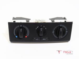Usagé Panneau de commandes chauffage Skoda Fabia II Combi 1.2i 12V Prix € 25,00 Règlement à la marge proposé par Focus Automotive