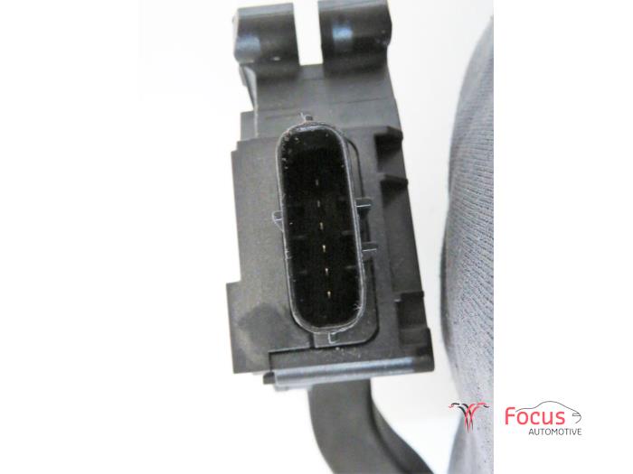 Throttle pedal position sensor from a Volkswagen Polo VI (AW1) 1.0 TSI 12V 2019