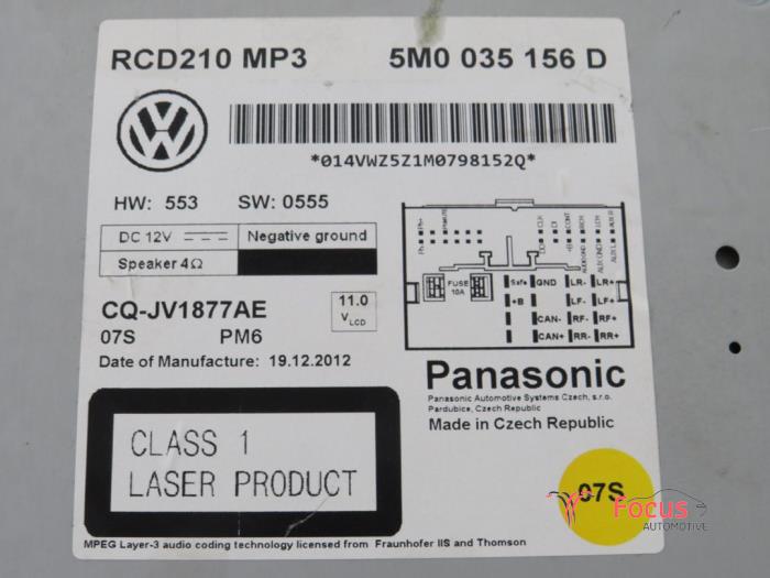 Radio CD player from a Volkswagen Polo V (6R) 1.2 TDI 12V BlueMotion 2013