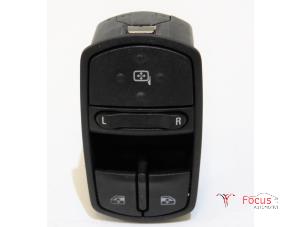 Używane Przelacznik combi okienny Opel Corsa E 1.2 16V Cena € 7,50 Procedura marży oferowane przez Focus Automotive